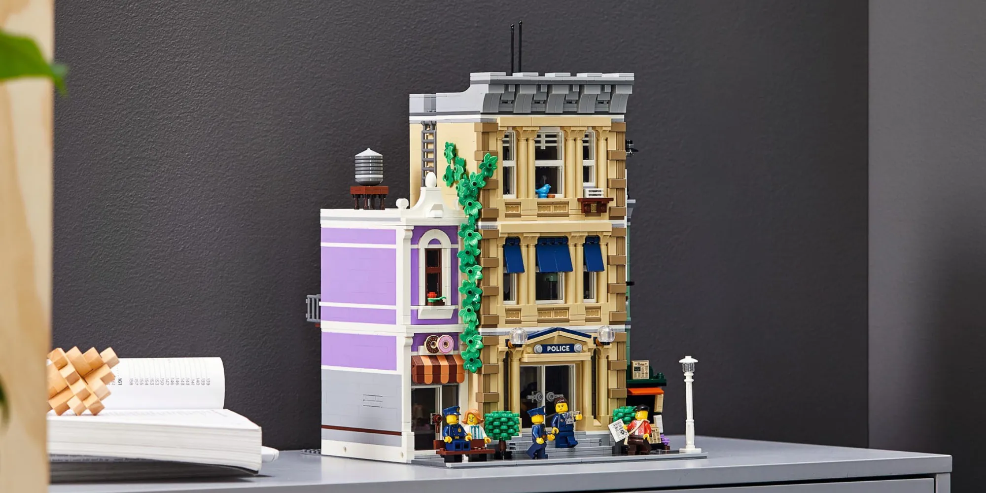 Lego Police Station Lead