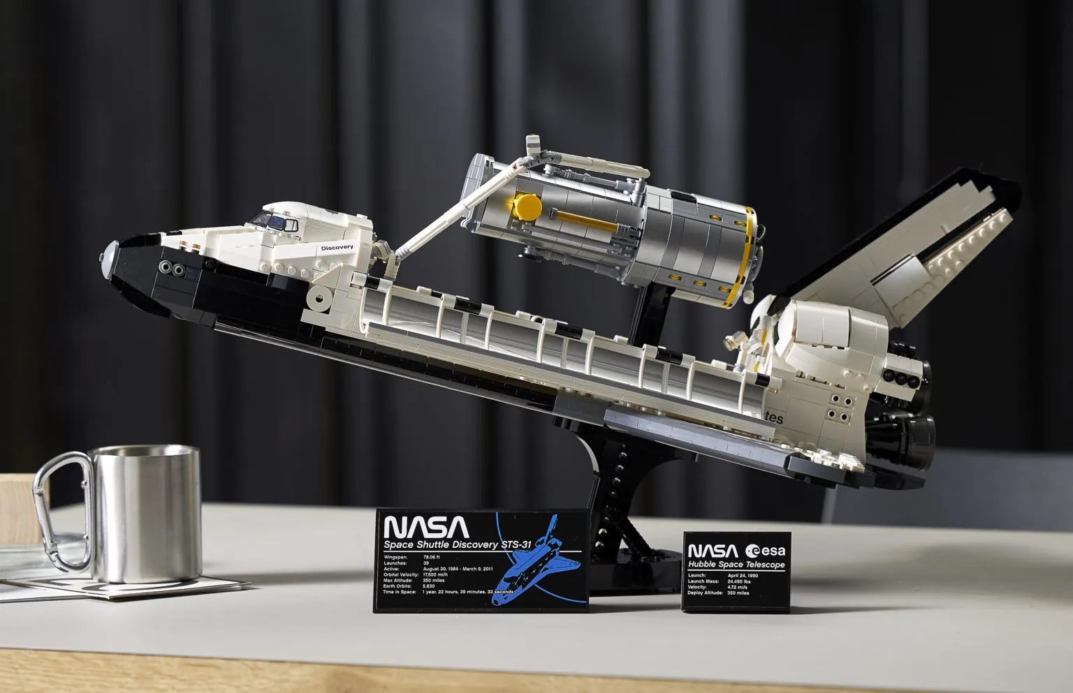 LEGO 10283 NASA Space Shuttle Discovery Lifestyle Display 1 1536X993